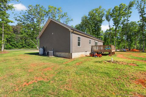 Tiny photo for 2146 Stonewall Road, Concord, VA 24538 (MLS # 366599)