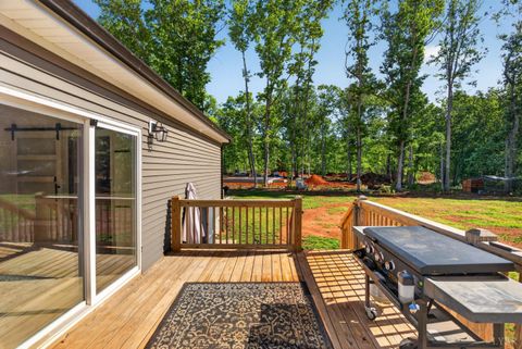 Tiny photo for 2146 Stonewall Road, Concord, VA 24538 (MLS # 366599)