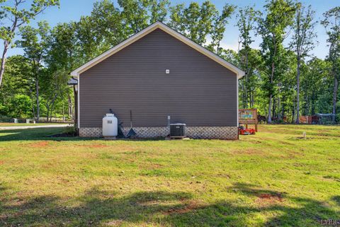 Tiny photo for 2146 Stonewall Road, Concord, VA 24538 (MLS # 366599)