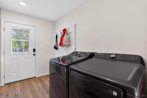 Tiny photo for 2146 Stonewall Road, Concord, VA 24538 (MLS # 366599)