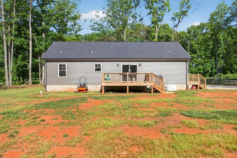 Tiny photo for 2146 Stonewall Road, Concord, VA 24538 (MLS # 366599)