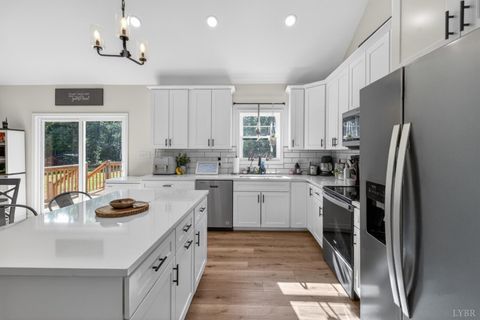 Tiny photo for 2146 Stonewall Road, Concord, VA 24538 (MLS # 366599)