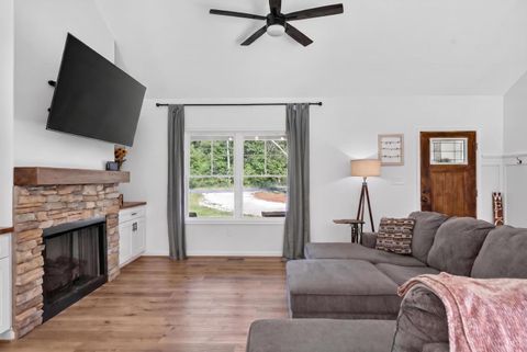 Tiny photo for 2146 Stonewall Road, Concord, VA 24538 (MLS # 366599)
