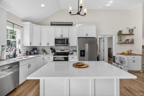Tiny photo for 2146 Stonewall Road, Concord, VA 24538 (MLS # 366599)
