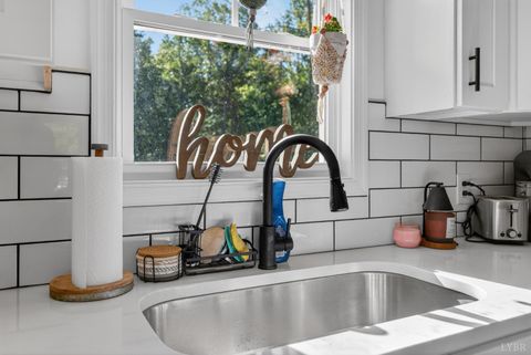 Tiny photo for 2146 Stonewall Road, Concord, VA 24538 (MLS # 366599)