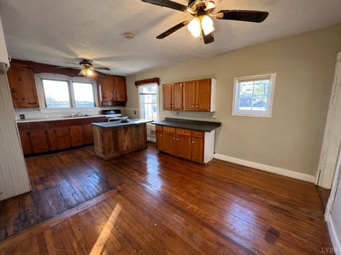 Tiny photo for 1358 S Coolwell Road, Madison Heights, VA 24572 (MLS # 362841)