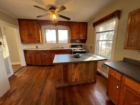 Tiny photo for 1358 S Coolwell Road, Madison Heights, VA 24572 (MLS # 362841)