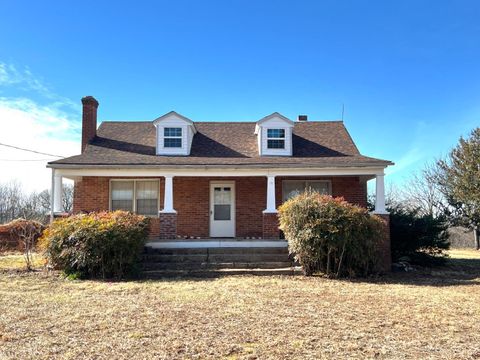 Photo of 1358 S Coolwell Road, Madison Heights, VA 24572 (MLS # 362841)