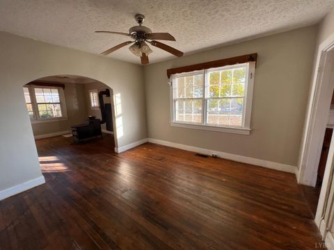 Tiny photo for 1358 S Coolwell Road, Madison Heights, VA 24572 (MLS # 362841)