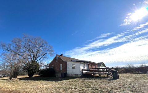 Tiny photo for 1358 S Coolwell Road, Madison Heights, VA 24572 (MLS # 362841)