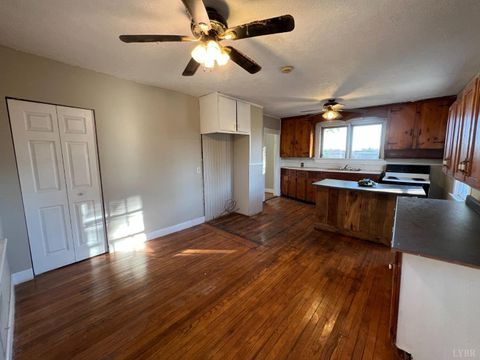 Tiny photo for 1358 S Coolwell Road, Madison Heights, VA 24572 (MLS # 362841)