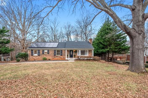 Photo of 127 Temple Circle, Lynchburg, VA 24502 (MLS # 363981)