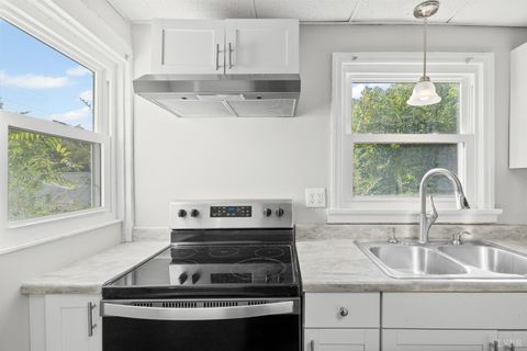 Tiny photo for 811 Polk Street, Lynchburg, VA 24501 (MLS # 362580)