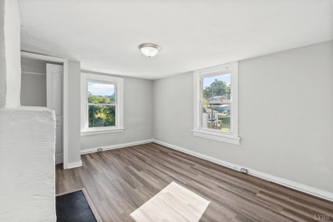 Tiny photo for 811 Polk Street, Lynchburg, VA 24501 (MLS # 362580)