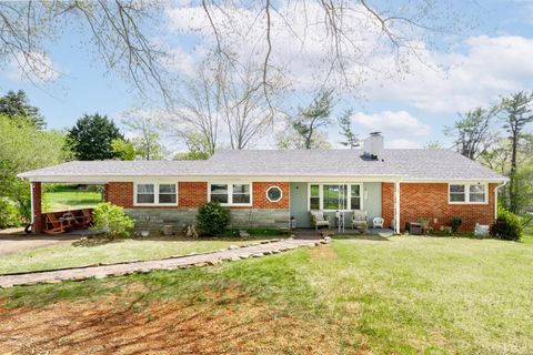 Photo of 7135 Suncrest Drive, Lynchburg, VA 24502 (MLS # 365666)