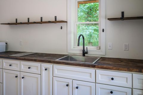 Tiny photo for 1501 Lockewood Drive, Lynchburg, VA 24502 (MLS # 366764)