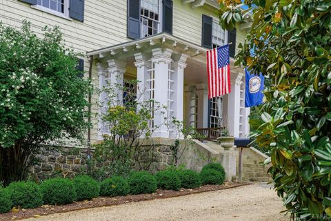 Tiny photo for 1304 Langhorne Road, Lynchburg, VA 24503 (MLS # 366103)