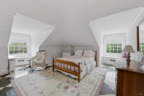 Tiny photo for 1304 Langhorne Road, Lynchburg, VA 24503 (MLS # 366103)
