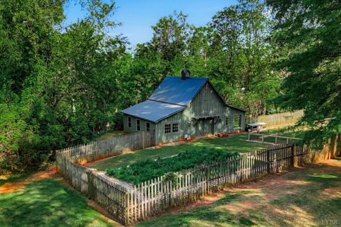 Tiny photo for 1304 Langhorne Road, Lynchburg, VA 24503 (MLS # 366103)