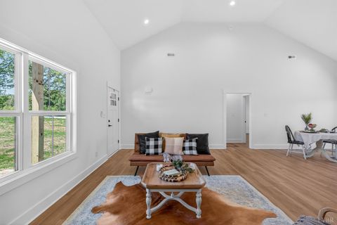 Tiny photo for 171 Fox Hall Dr, Amherst, VA 24521 (MLS # 366366)