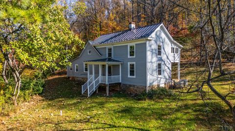 Photo of 2728 E Branch Loop Loop, Roseland, VA 22967 (MLS # 362908)