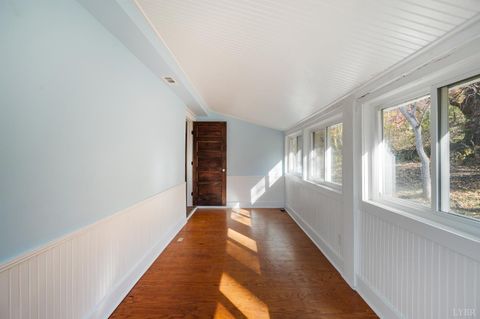 Tiny photo for 2728 E Branch Loop Loop, Roseland, VA 22967 (MLS # 362908)