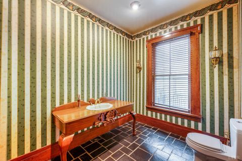 Tiny photo for 602 Washington Street, Lynchburg, VA 24504 (MLS # 366517)