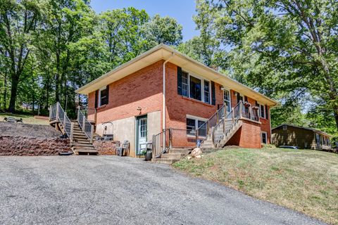 Tiny photo for 1622 Toddsbury Road, Altavista, VA 24517 (MLS # 366094)