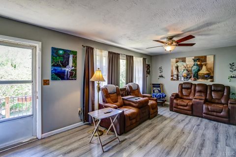 Tiny photo for 1622 Toddsbury Road, Altavista, VA 24517 (MLS # 366094)