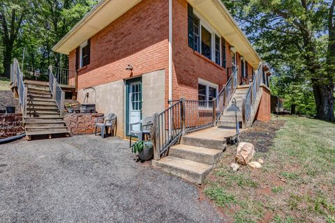 Tiny photo for 1622 Toddsbury Road, Altavista, VA 24517 (MLS # 366094)