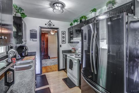 Tiny photo for 1622 Toddsbury Road, Altavista, VA 24517 (MLS # 366094)