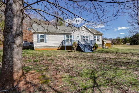 Mobile Home For Sale - 1230 Spencer Road<br/> Concord, VA 24538