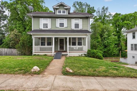 Photo of 1131 Rhode Island Avenue, Lynchburg, VA 24502 (MLS # 365936)