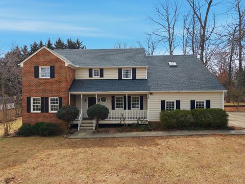 Photo of 111 Britt Place, Forest, VA 24551 (MLS # 364684)