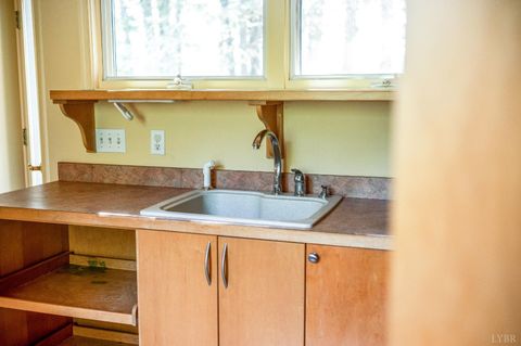 Tiny photo for 477 Gidsville Road, Amherst, VA 24521 (MLS # 362344)