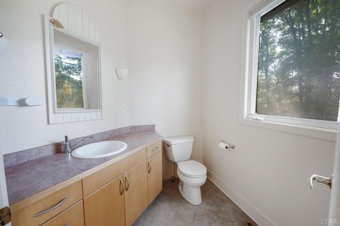 Tiny photo for 477 Gidsville Road, Amherst, VA 24521 (MLS # 362344)