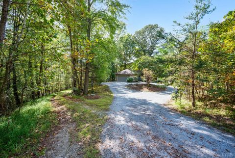 Tiny photo for 477 Gidsville Road, Amherst, VA 24521 (MLS # 362344)