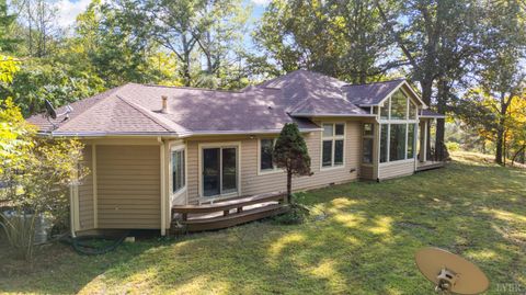 Tiny photo for 477 Gidsville Road, Amherst, VA 24521 (MLS # 362344)