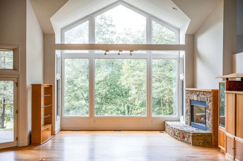 Tiny photo for 477 Gidsville Road, Amherst, VA 24521 (MLS # 362344)