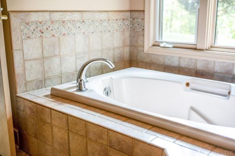Tiny photo for 477 Gidsville Road, Amherst, VA 24521 (MLS # 362344)