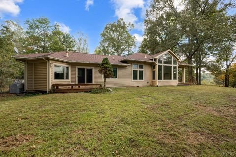 Tiny photo for 477 Gidsville Road, Amherst, VA 24521 (MLS # 362344)