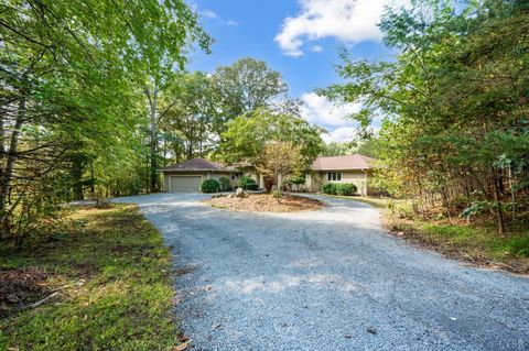 Tiny photo for 477 Gidsville Road, Amherst, VA 24521 (MLS # 362344)