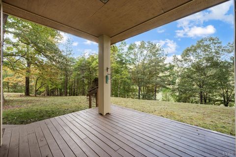 Tiny photo for 477 Gidsville Road, Amherst, VA 24521 (MLS # 362344)