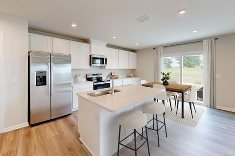 Tiny photo for 58 Crossing Court, Bedford, VA 24523 (MLS # 364638)