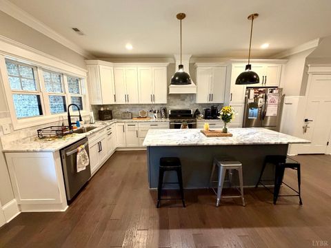 Tiny photo for 1014 Coles Court, Forest, VA 24551 (MLS # 364581)