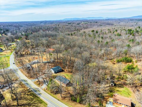 Tiny photo for 1650 Izaak Walton Road, Madison Heights, VA 24572 (MLS # 365253)