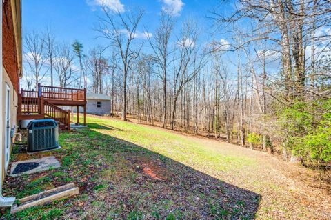 Tiny photo for 1650 Izaak Walton Road, Madison Heights, VA 24572 (MLS # 365253)