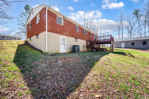 Tiny photo for 1650 Izaak Walton Road, Madison Heights, VA 24572 (MLS # 365253)