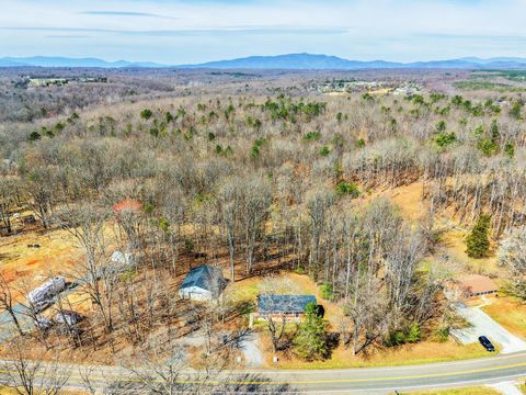 Tiny photo for 1650 Izaak Walton Road, Madison Heights, VA 24572 (MLS # 365253)