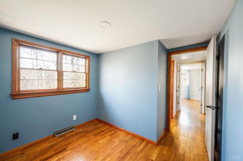 Tiny photo for 1650 Izaak Walton Road, Madison Heights, VA 24572 (MLS # 365253)